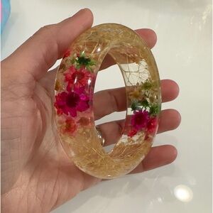 Spring Resin Bangle Bracelet with real dried flowers.